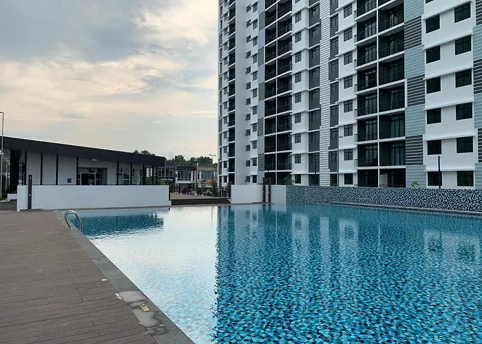 Desaru Utama Apartment With Swimming Pool View, Karaoke, Free Wifi, Netflix, Near To Car Park