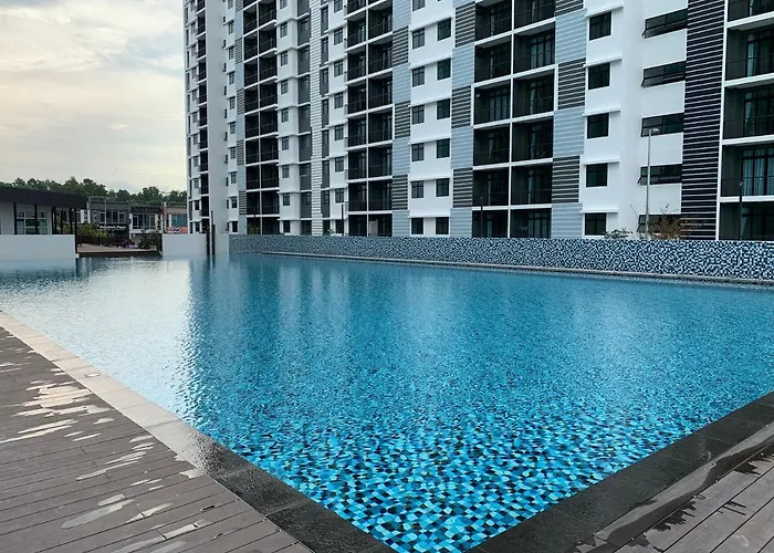 Desaru Utama Apartment With Swimming Pool View, Karaoke, Free Wifi, Netflix, Near To Car Park